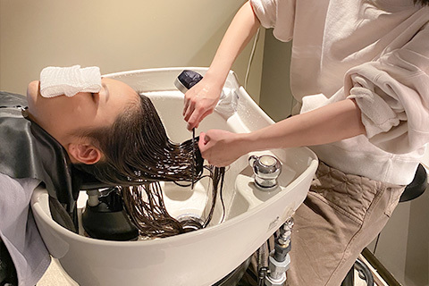 水分を抱え込むための「脂質」を塗布