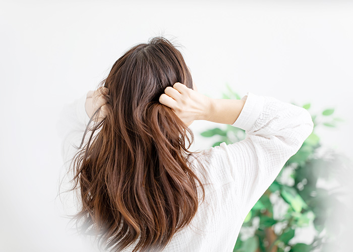 いつもパサパサ髪のまとまりが悪い              